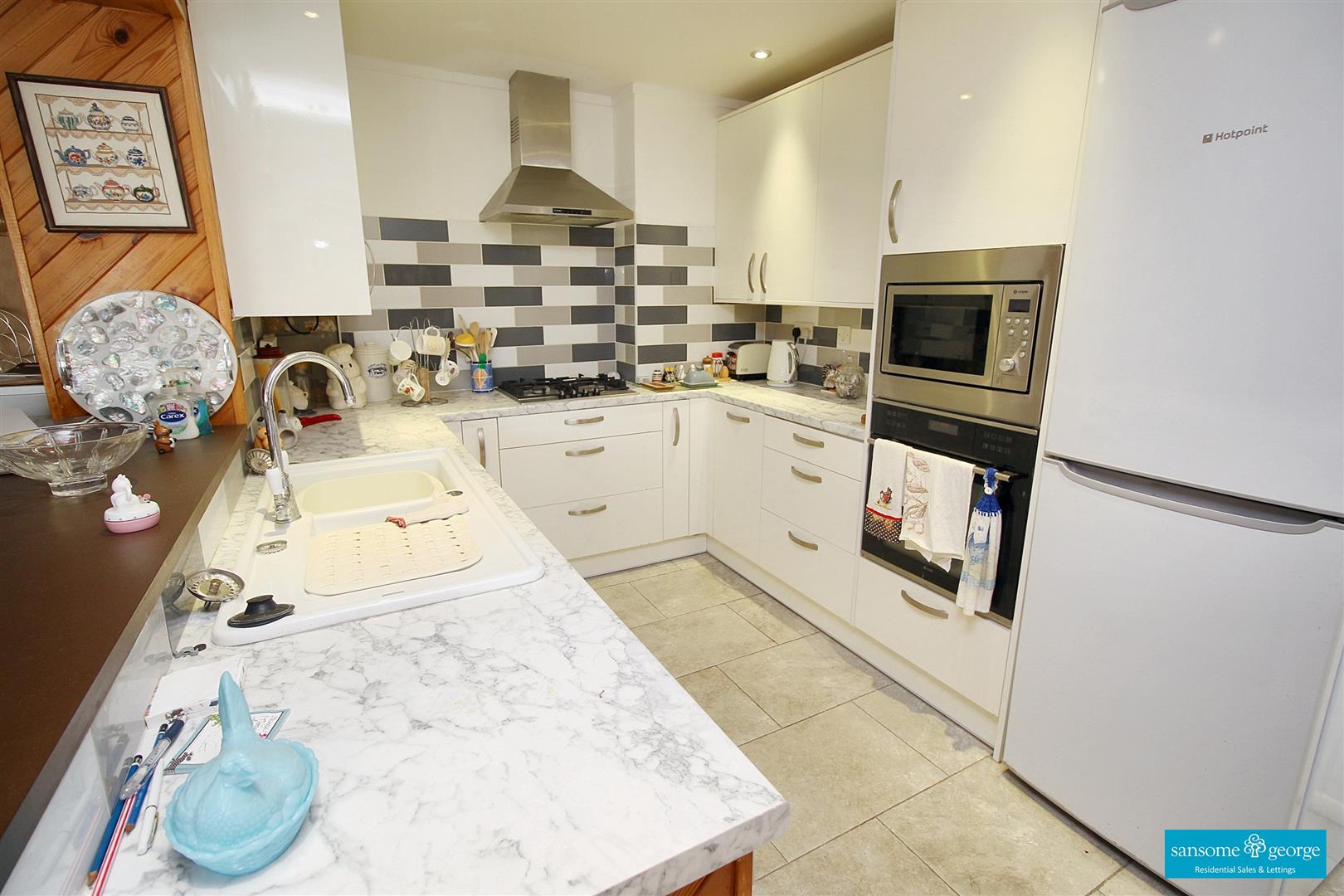 White Lodge Close, Tilehurst, Reading
